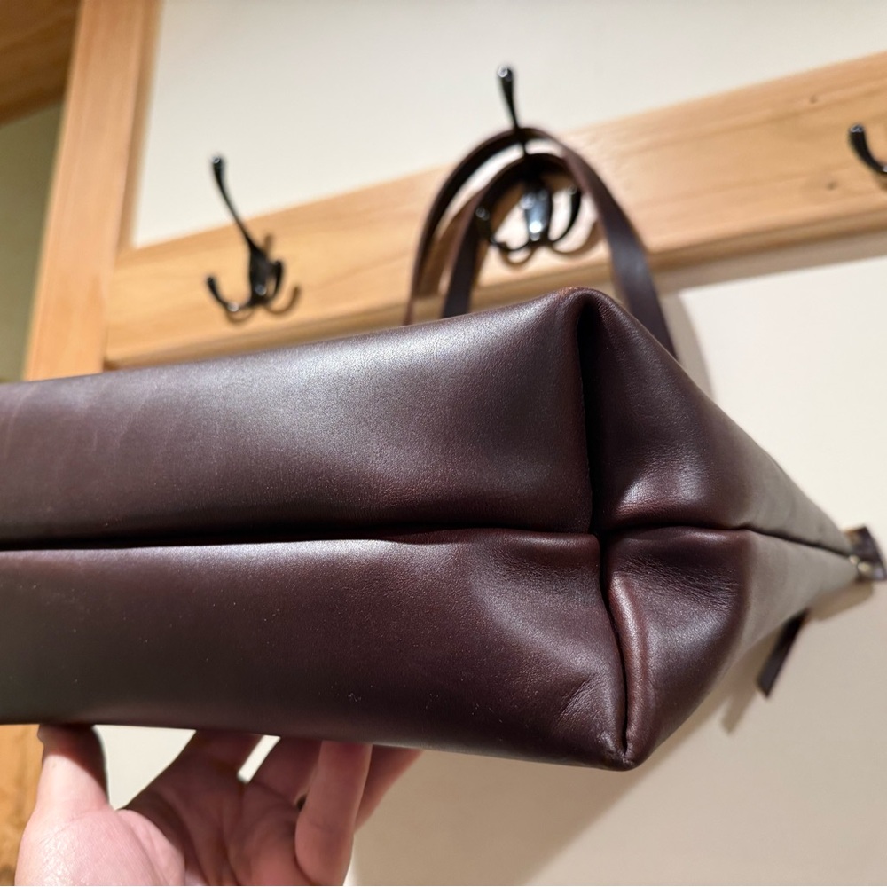 Portland leather small zip Elegant Brown Leather Tote Bag - Picture 5 of 11